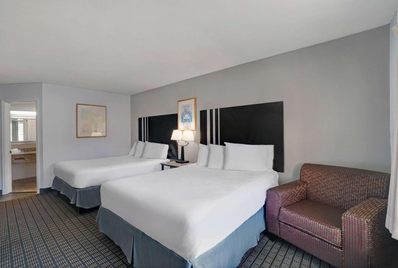 6 Washington, Pa Hotel